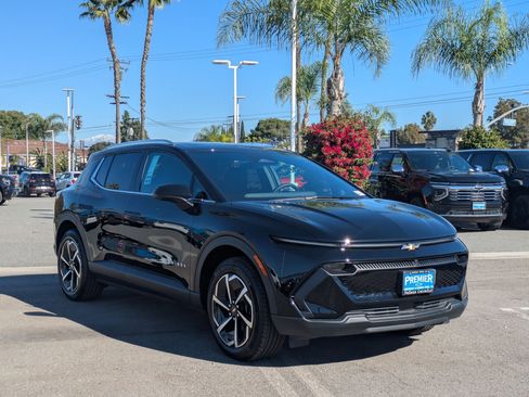 Used 2026 Chevrolet Equinox EV LT w/ LPO, All-Weather Mat Package image 7