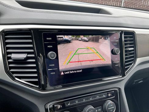 Certified 2022 Volkswagen Atlas SE FWD image 21
