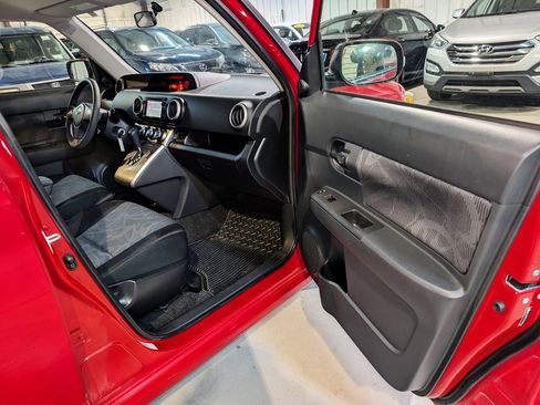 Used 2013 Scion xB image 25