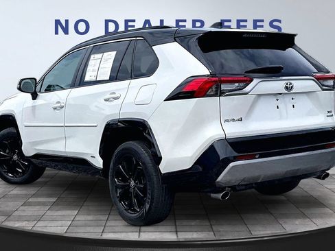 Used 2022 Toyota RAV4 XSE w/ XSE Grade Weather Package AWD/4WD image 4
