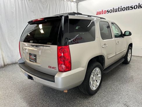 Used 2008 GMC Yukon SLT w/ SLT Preferred Equipment Group image 7