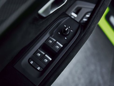 Used 2024 Lamborghini Urus Performante AWD/4WD image 35
