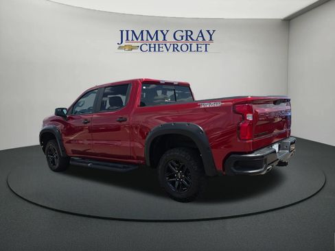 Used 2021 Chevrolet Silverado 1500 LT Trail Boss w/ Convenience Package II AWD/4WD image 3