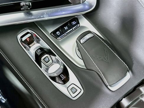 Used 2022 Chevrolet Corvette Stingray Preferred Cpe w/ Z51 Performance Package RWD image 21