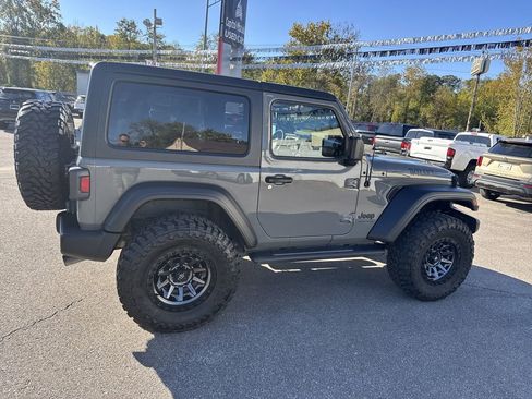 Used 2021 Jeep Wrangler Willys image 3