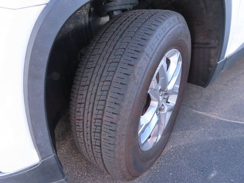 Used 2018 Chevrolet Traverse LT FWD image 14