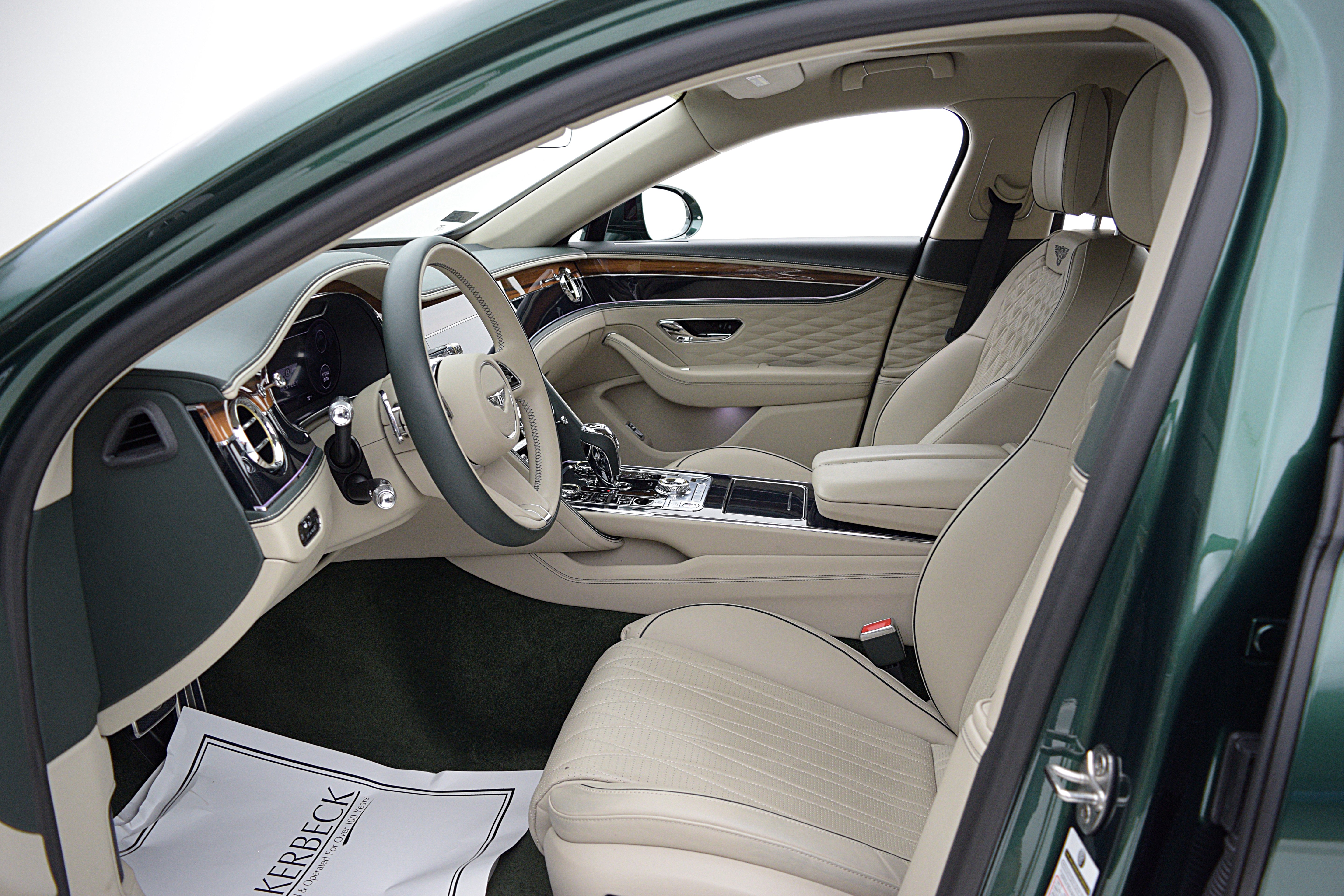Certified 2022 Bentley Flying Spur V8 AWD/4WD image 36