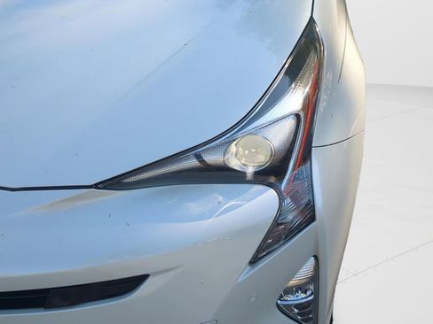 Used 2018 Toyota Prius Four Touring w/ Appearance Package image 9