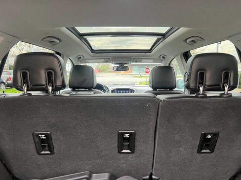 Used 2018 GMC Terrain SLT w/ Preferred Package image 16