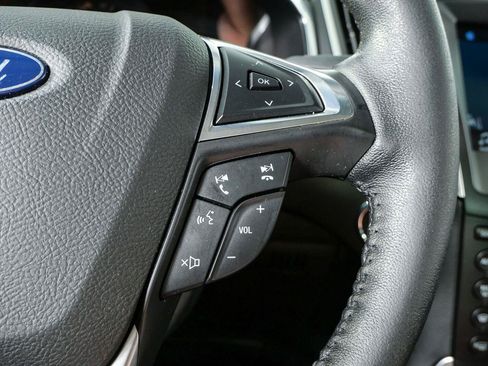 Used 2019 Ford Edge Titanium FWD image 12