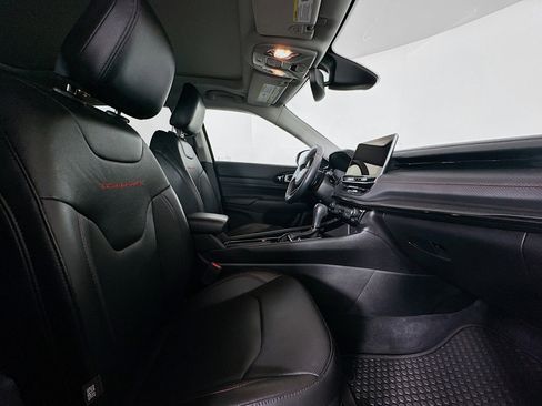 Used 2022 Jeep Compass Trailhawk w/ Trailhawk Elite Group image 33