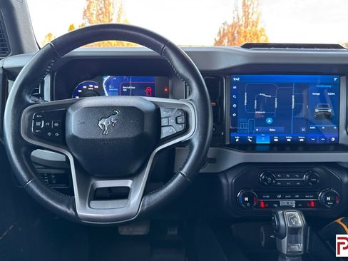 Used 2023 Ford Bronco Badlands image 16