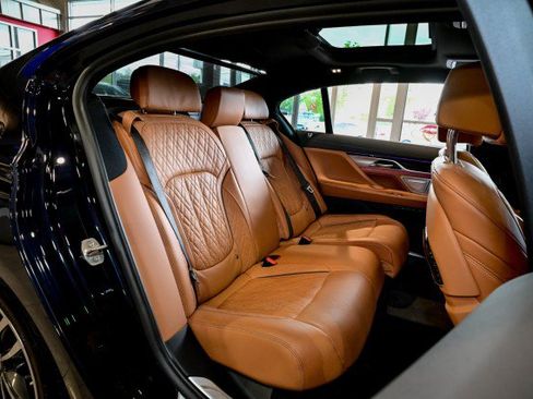 Used 2022 BMW 750i xDrive w/ Luxury Rear Seating Package AWD/4WD image 23
