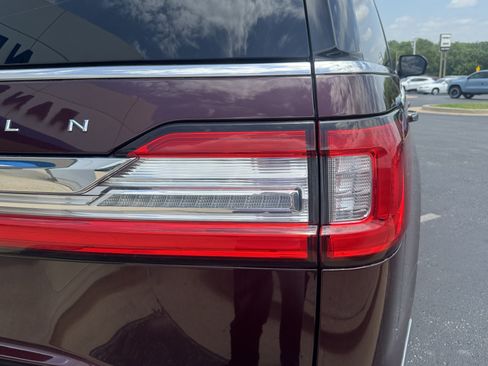 Used 2019 Lincoln Navigator Reserve w/ Cargo Package AWD/4WD image 6