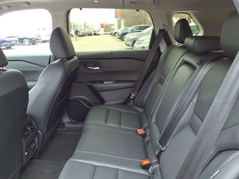 Certified 2024 Nissan Rogue SL w/ SL Premium Package FWD image 6