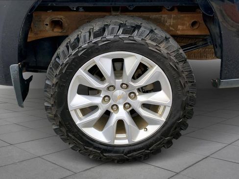 Used 2022 Chevrolet Silverado 1500 Custom image 9