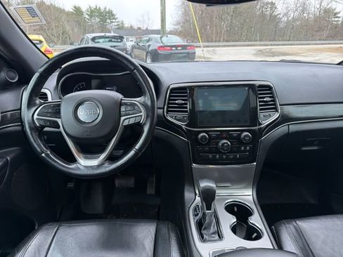 Used 2022 Jeep Grand Cherokee Limited image 14