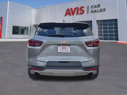 Used 2025 Chevrolet Blazer LT FWD image 9