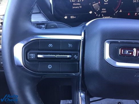 Used 2025 GMC Acadia Elevation image 31