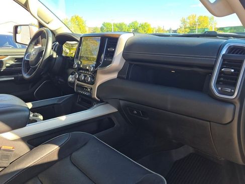 Used 2022 RAM 1500 Laramie AWD/4WD image 7