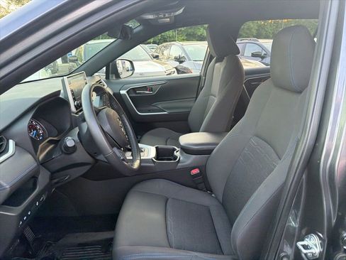 Used 2022 Toyota RAV4 SE w/ Convenience Package AWD/4WD image 19