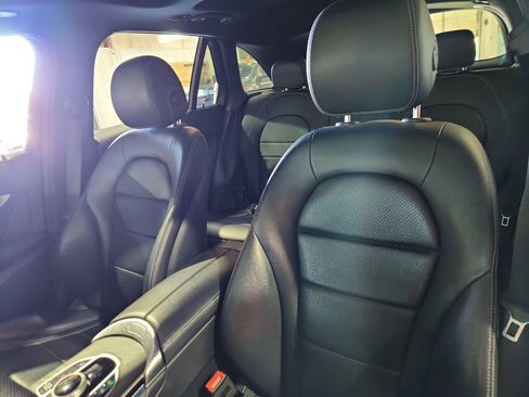 Used 2019 Mercedes-Benz GLC 300 4MATIC image 8