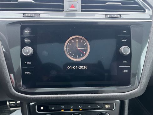 Used 2020 Volkswagen Tiguan SE R-Line image 20