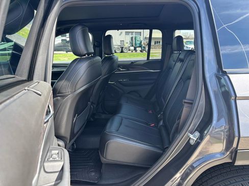 Used 2024 Jeep Grand Cherokee Limited w/ Luxury Tech Group II image 10