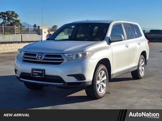 Used 2012 Toyota Highlander FWD video 1