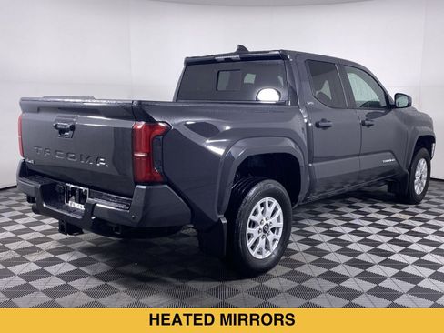 Used 2025 Toyota Tacoma SR5 w/ SR5 Upgrade Package AWD/4WD image 19