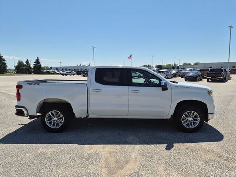 Used 2024 Chevrolet Silverado 1500 LT AWD/4WD image 4