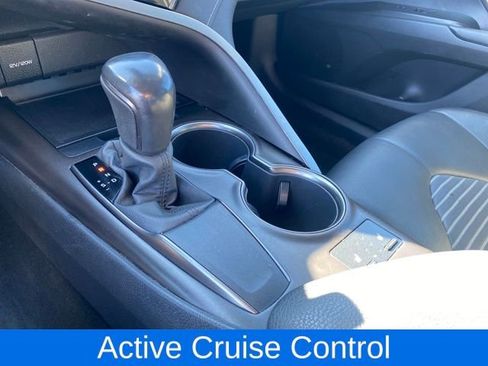 Used 2022 Toyota Camry SE image 10