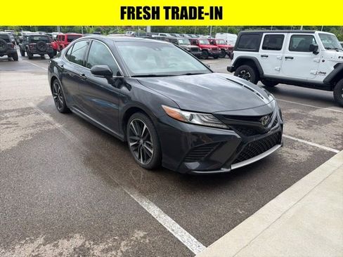 Used 2018 Toyota Camry XSE FWD image 1