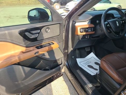 Used 2022 Lincoln Aviator Reserve w/ Equipment Group 201A image 7