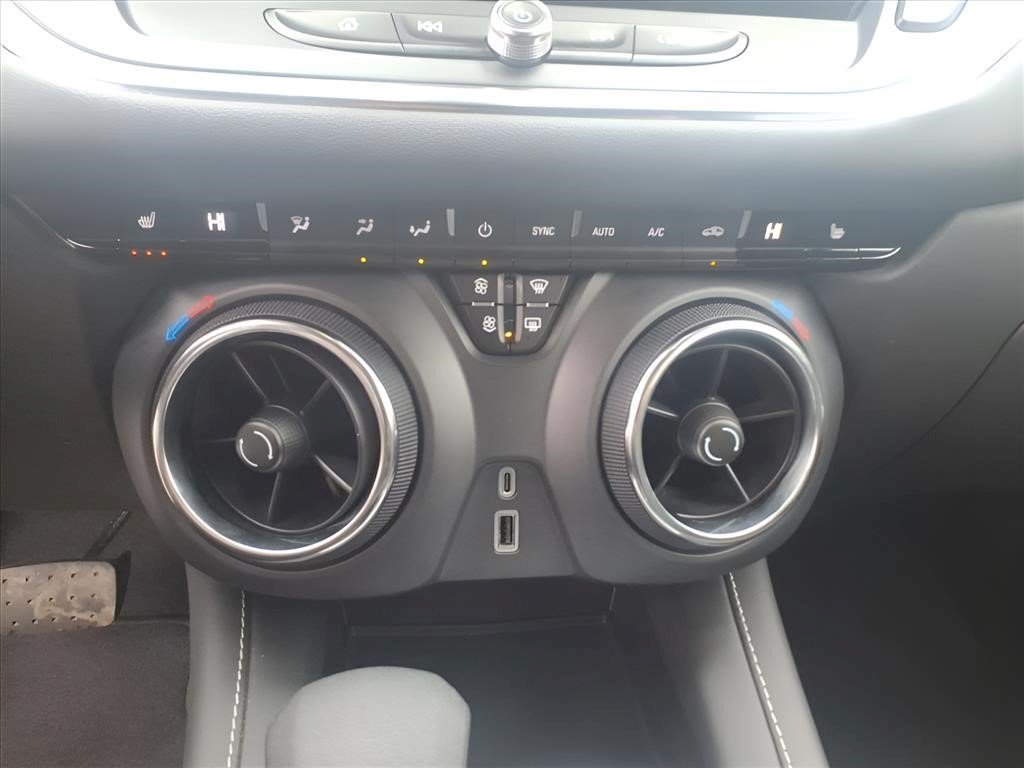 Certified 2025 Chevrolet Blazer LT AWD/4WD image 19