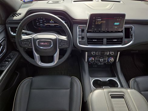 Used 2023 GMC Yukon SLT w/ SLT Premium Package image 14