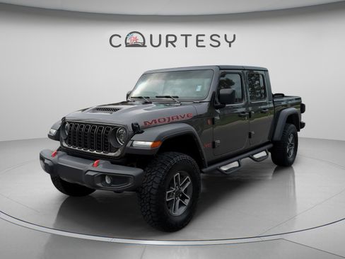 Used 2024 Jeep Gladiator Mojave AWD/4WD image 1
