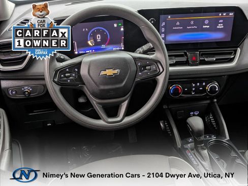 Used 2025 Chevrolet TrailBlazer LT AWD/4WD image 4