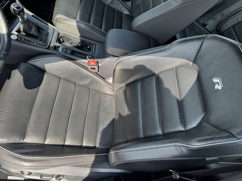 Used 2018 Volkswagen Golf 4-Door AWD/4WD image 23