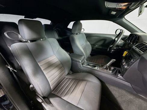 Used 2010 Dodge Challenger R/T image 25
