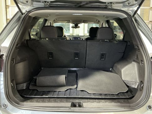 Used 2023 Chevrolet Equinox LT image 32