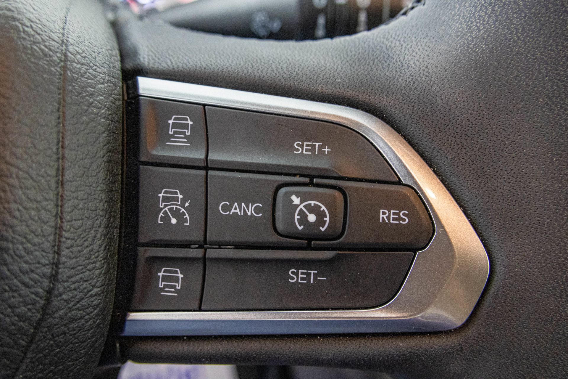 Used 2023 Jeep Compass Latitude w/ Convenience Group AWD/4WD image 33