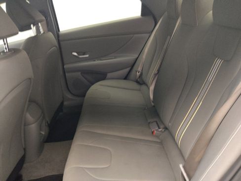 Used 2025 Hyundai Elantra Sport FWD image 18