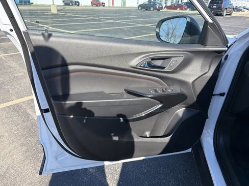 New 2026 Chevrolet Trax RS image 10