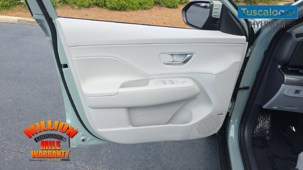 Used 2024 Hyundai Kona Limited AWD/4WD image 12