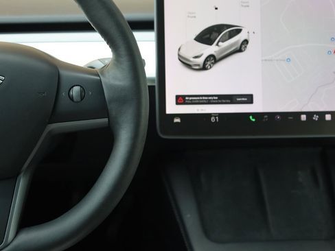 Used 2021 Tesla Model Y Long Range AWD/4WD image 35