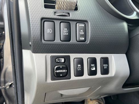 Used 2015 Toyota Tacoma 4x4 Double Cab w/ TRD Off-Road Package image 27