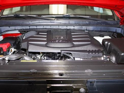 Used 2024 Nissan Titan SV w/ SV Convenience Package image 19