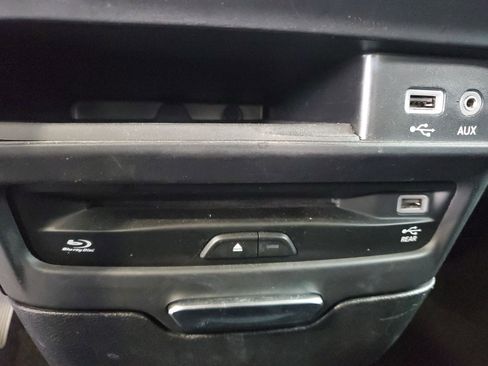 Used 2020 Chrysler Pacifica Touring-L Plus FWD image 29