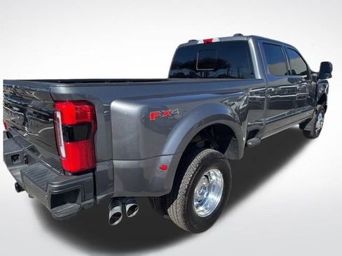 Used 2026 Ford F350 Platinum image 4